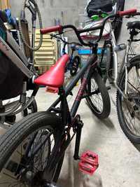 Bicicleta BMX Preta/vermelha