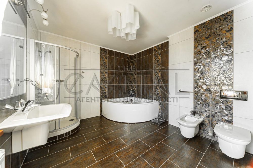 Оренда дизайнерського будинку 441m2 в КМ "Сонячна долина" с. Романкiв