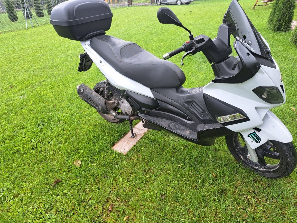 Skuter Gilera nexus 125 , niezawodna i ekonomiczna