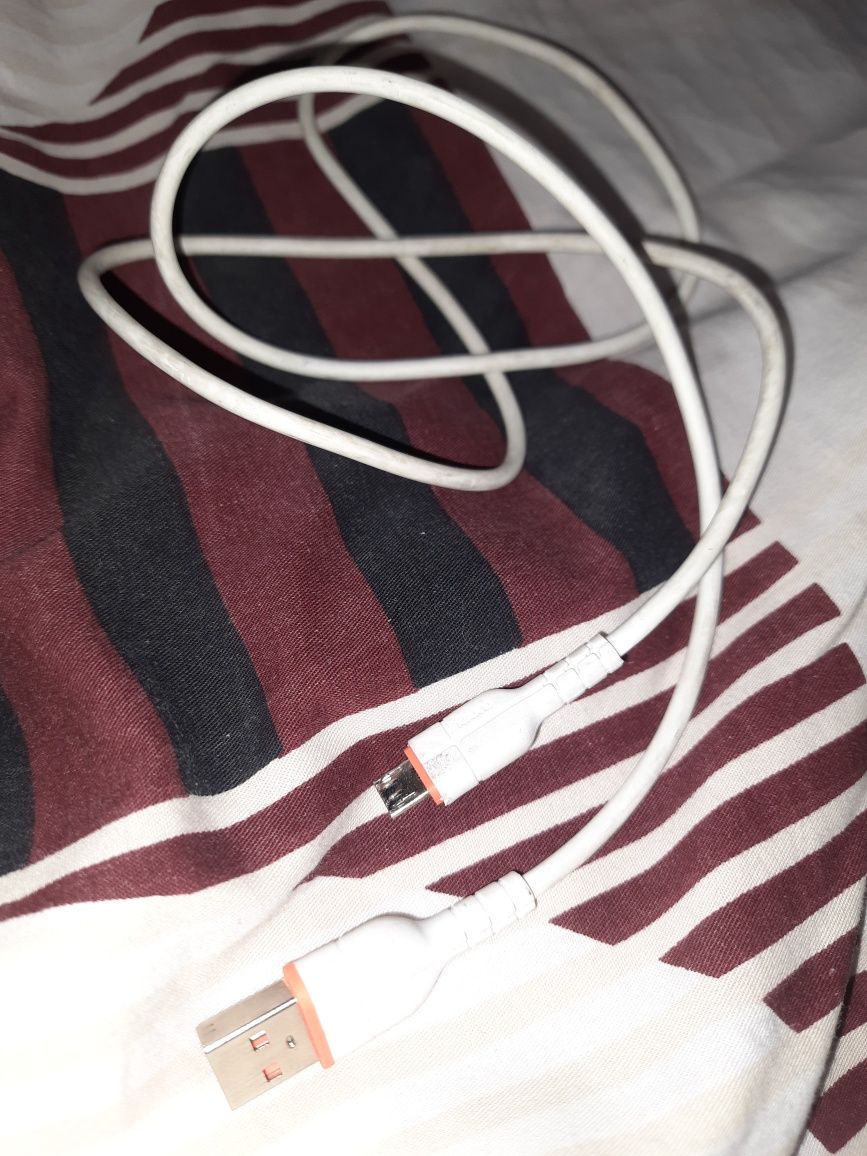 Kabel USB biały do telefonu