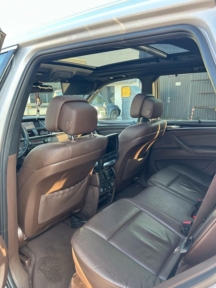 BMW X5 2011r, 7os. 4,0D Polift E70 indywidual