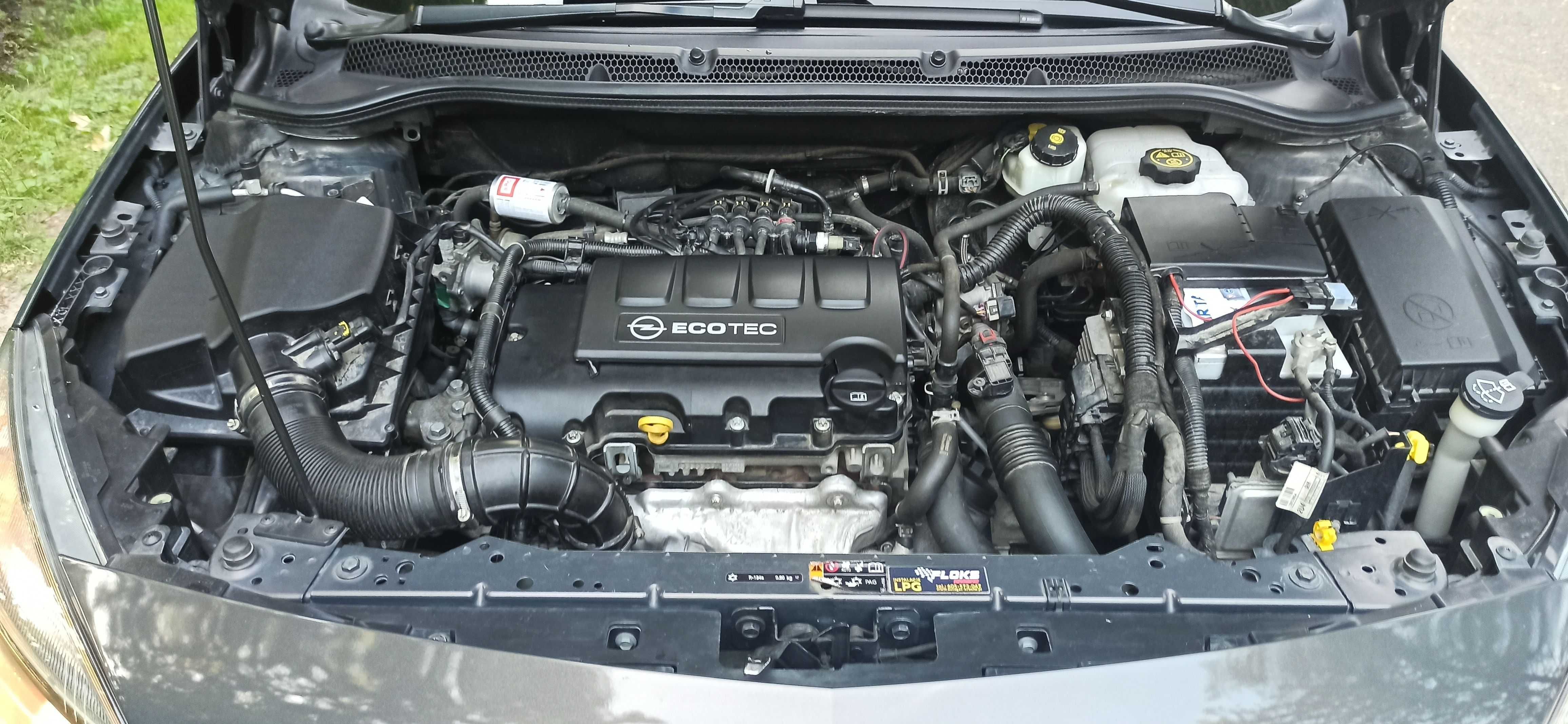 Opel Astra J 1,4 turbo 140 KM, 2013r, krajowy, zadbany