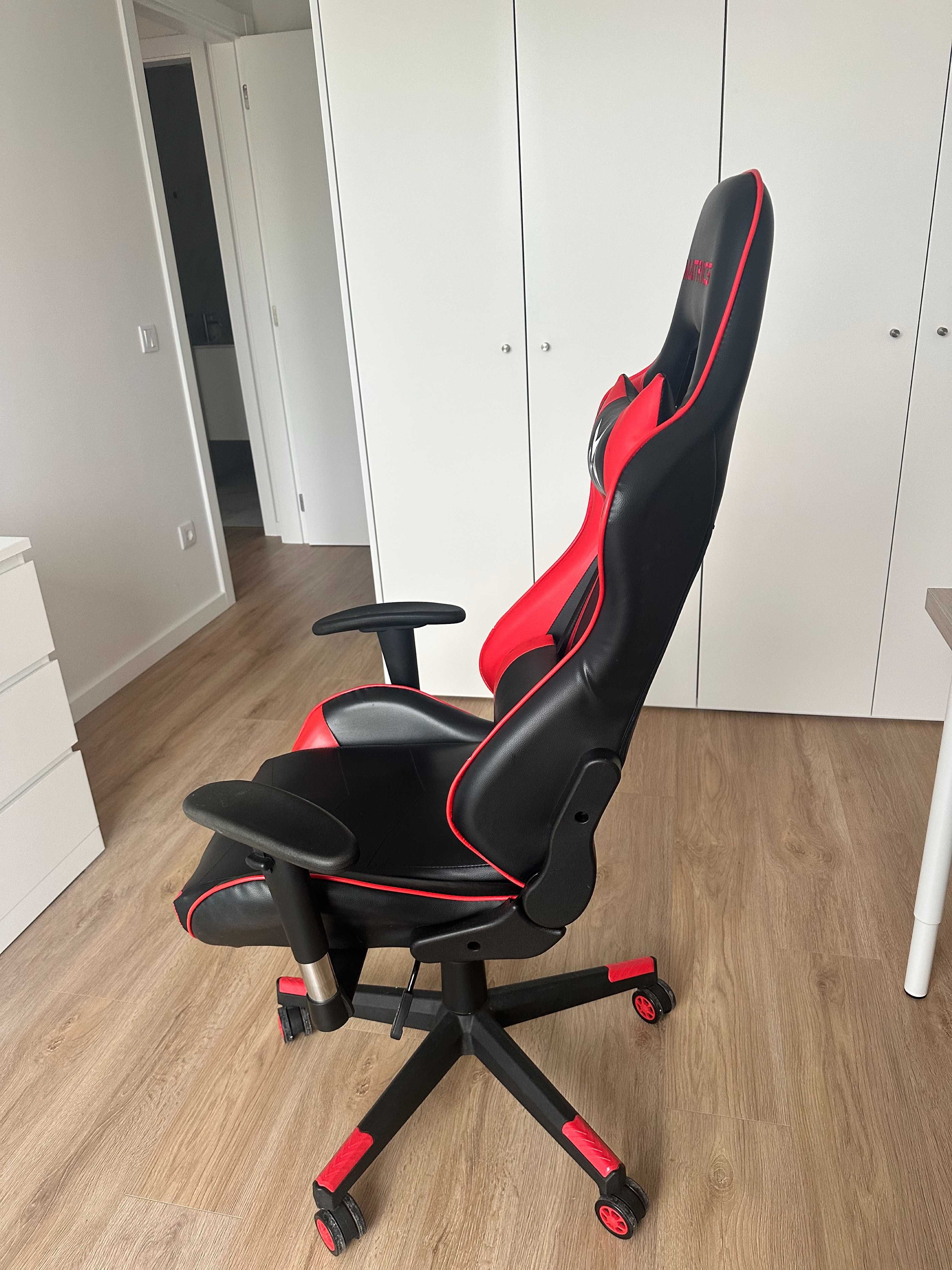 Cadeira gamer - Black and Red