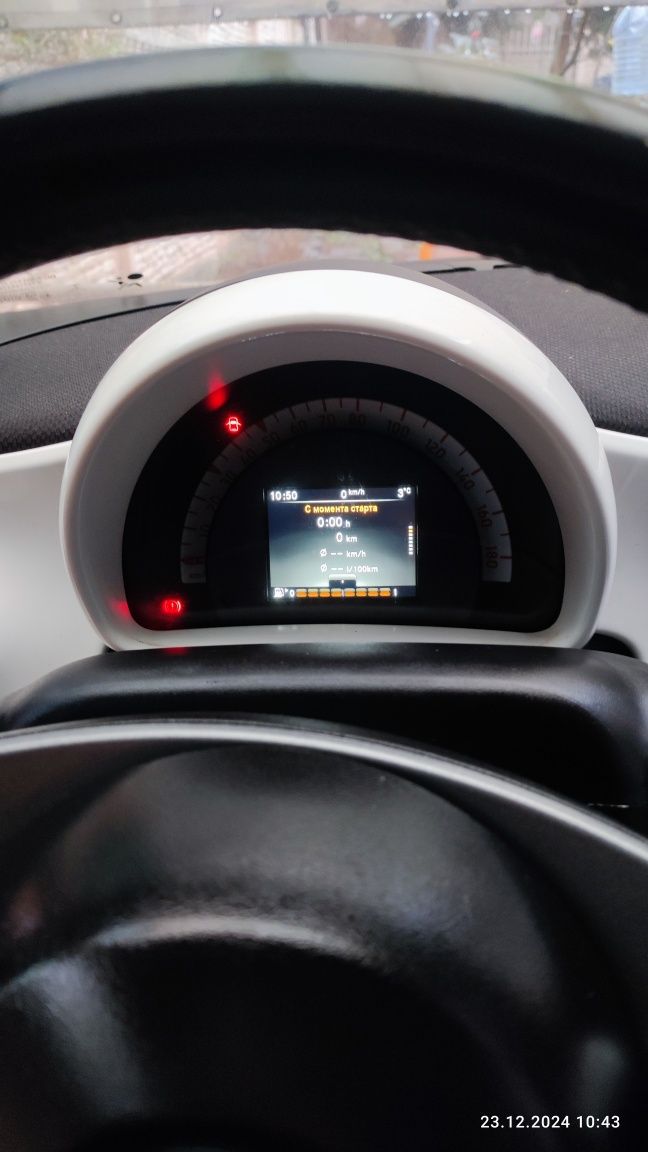Продам автомобиль smart forfour 2015