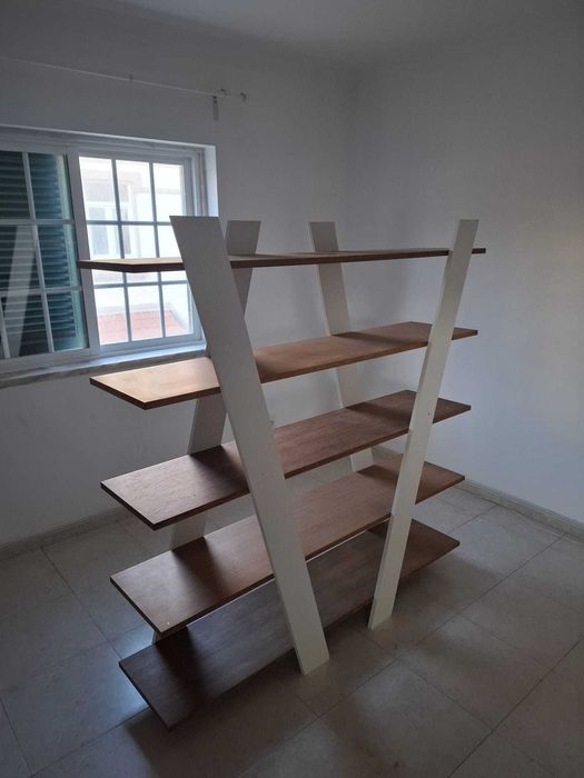 Estante de 5 prateleiras para sala