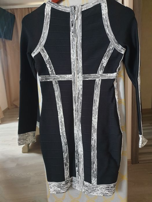 Бандажное платье