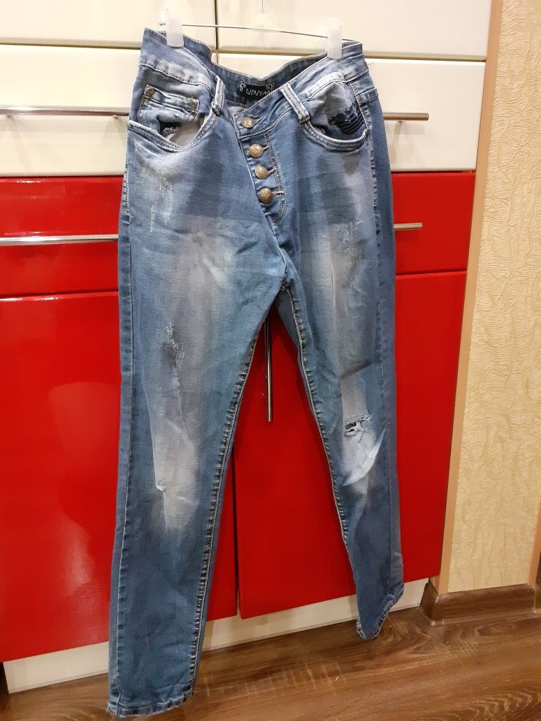 Женские джинсы бойфренд 27 размер