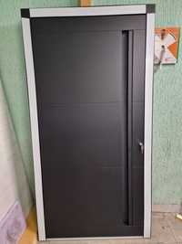 drzwi wejsciowe aluminiowe czarne-