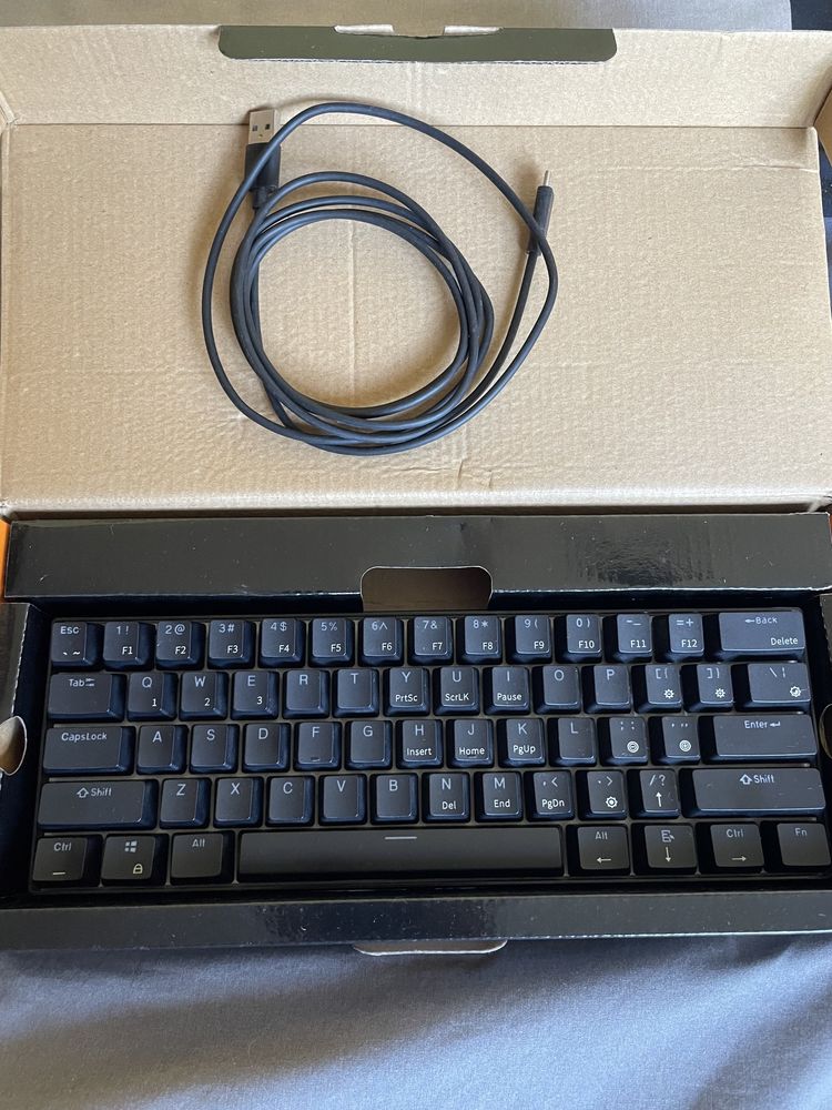 Teclado mecânico rk61 e rato krom keos