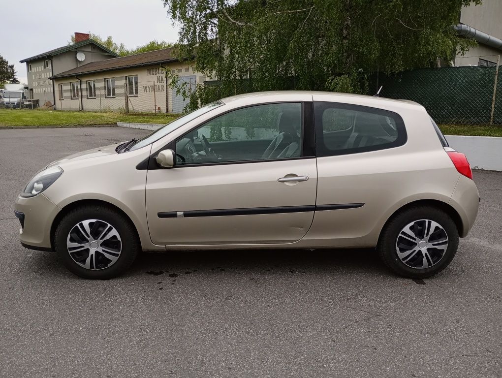 Zadbane Renault Clio 1.6 Benzyna*KLIMA*Niski Przebieg !