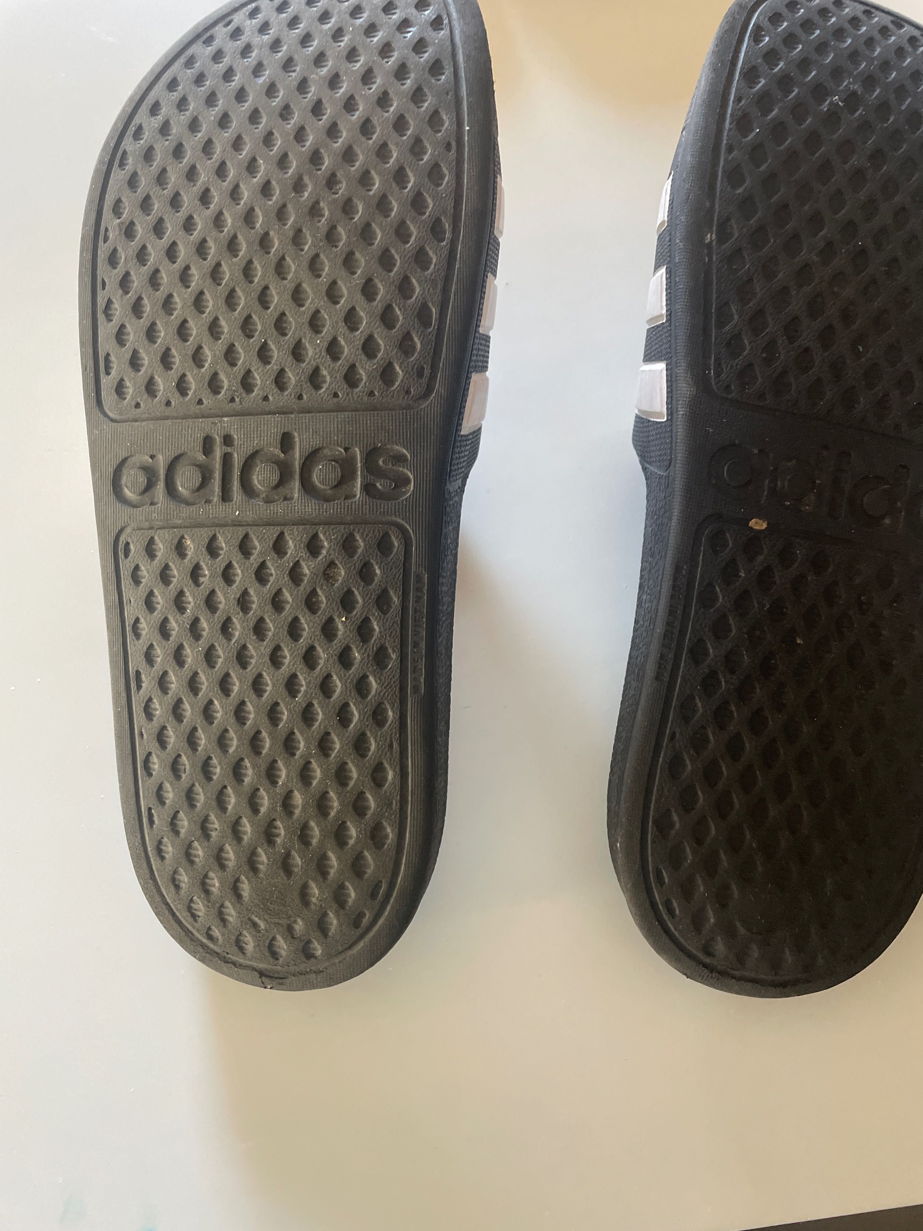 Chinelos Adidas criança