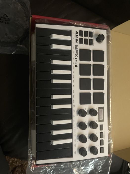Akai MPK mini Special White Edition