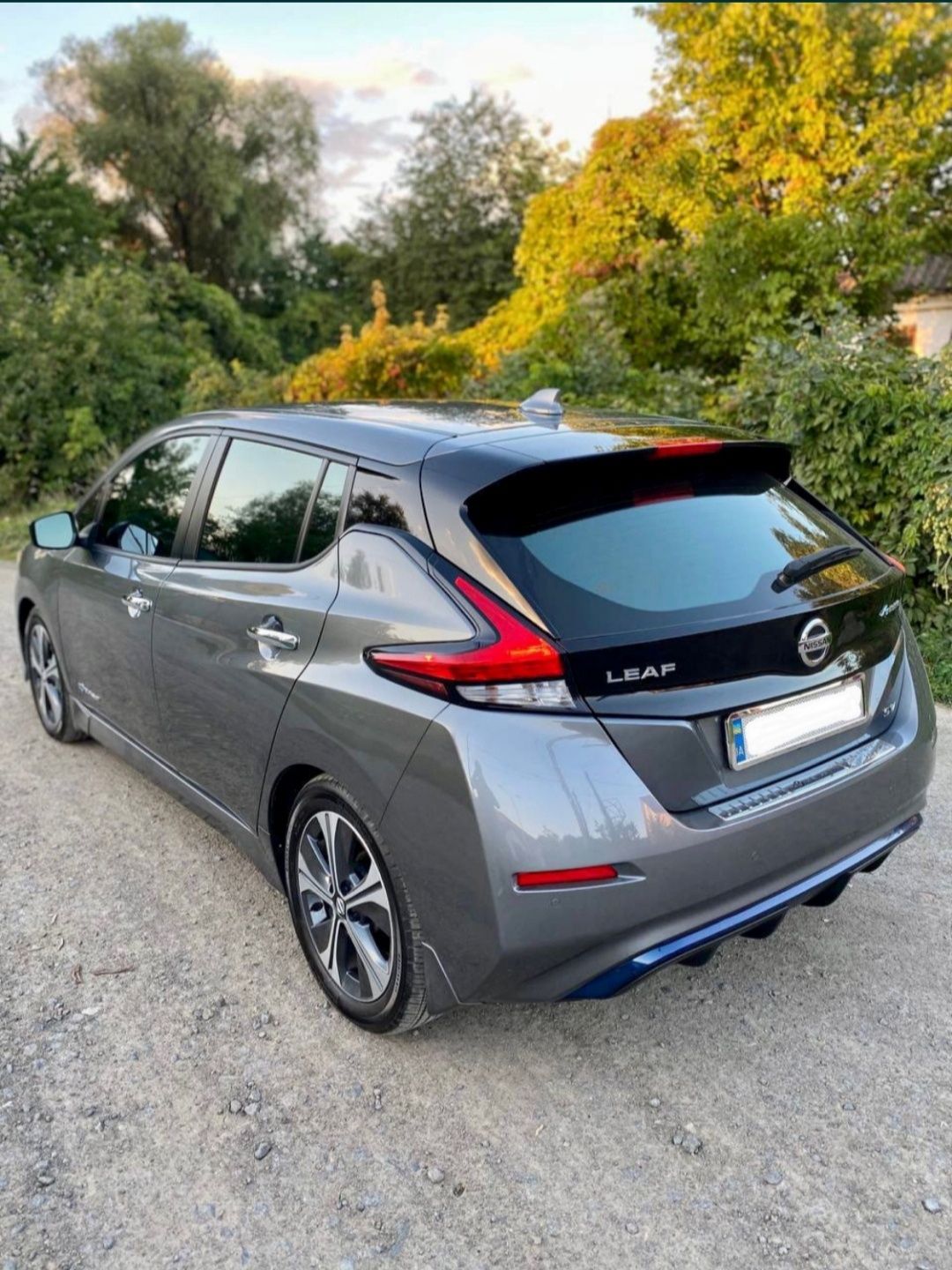 Продам Nissan leaf 2020 года.