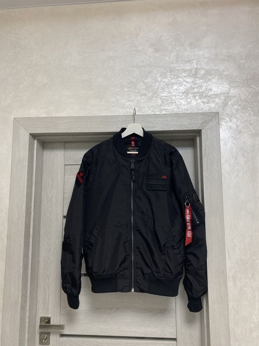 Бомбер Alpha industries