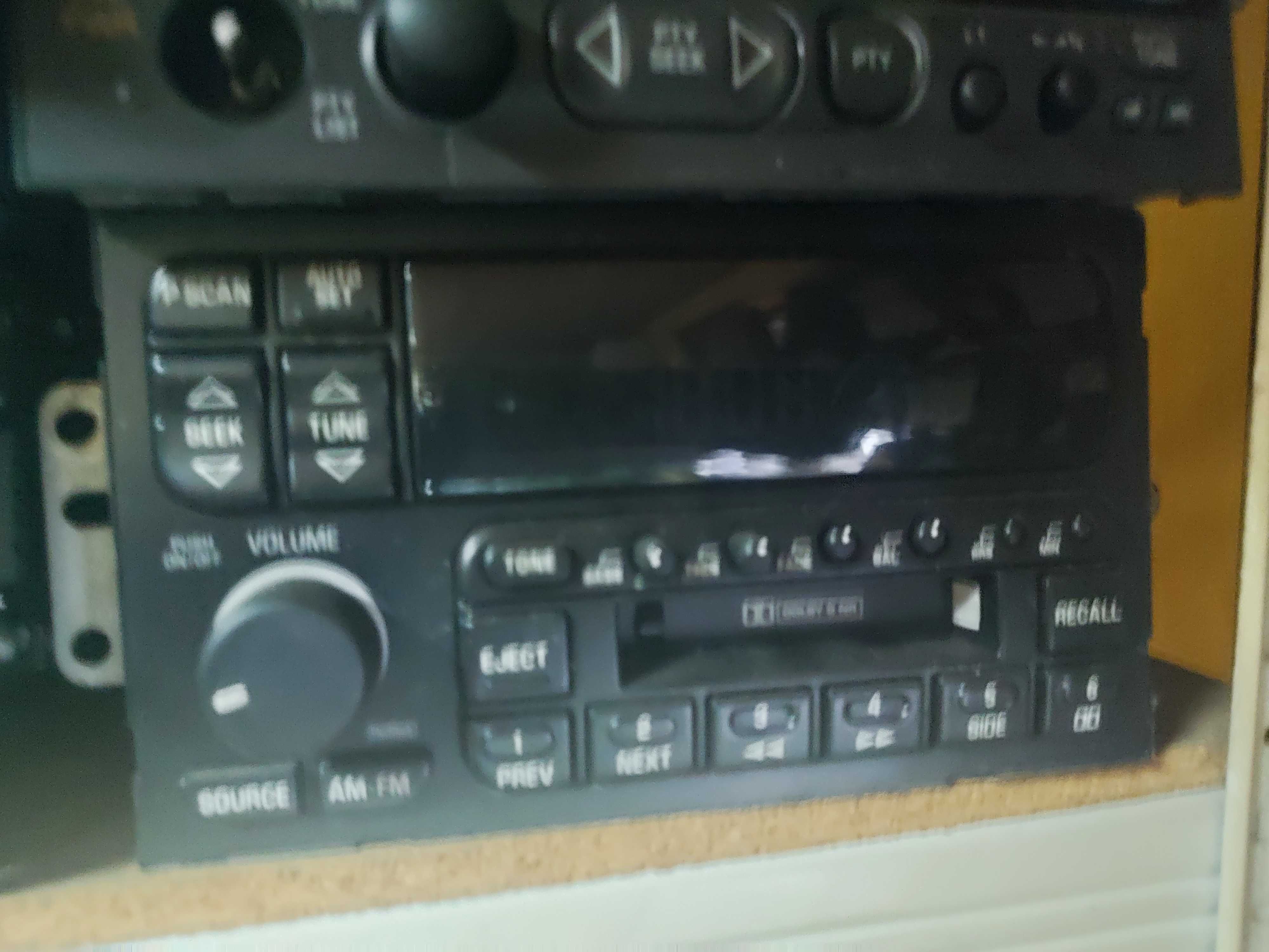 Buick Chevrolet Oldsmobile Pontiac oryginalne radioodtwarzacze