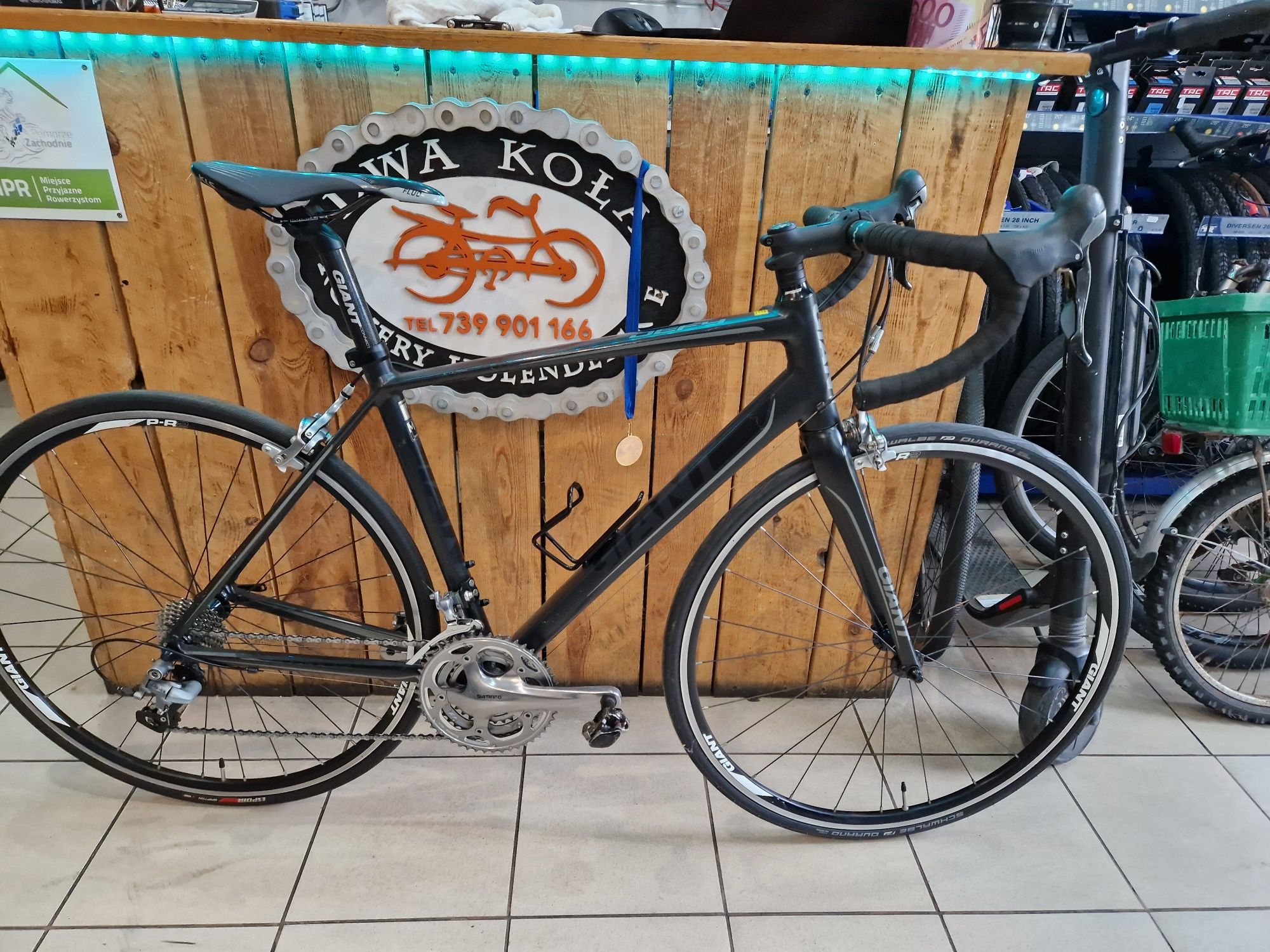 Rower szosowy Giant Defy