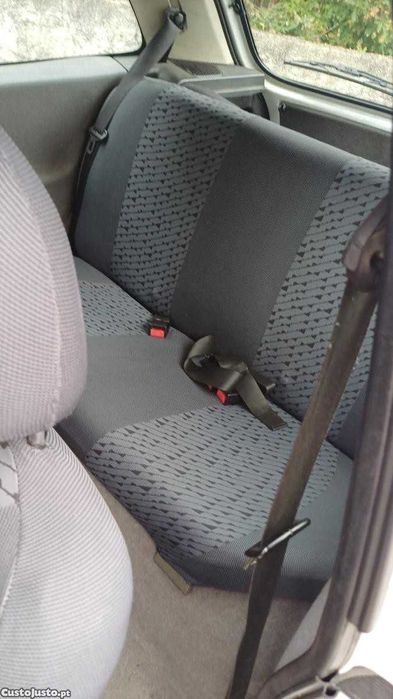 Opel Corsa 5 lugares a gasóleo