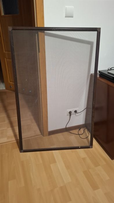 Moskitiera w ramce na okno