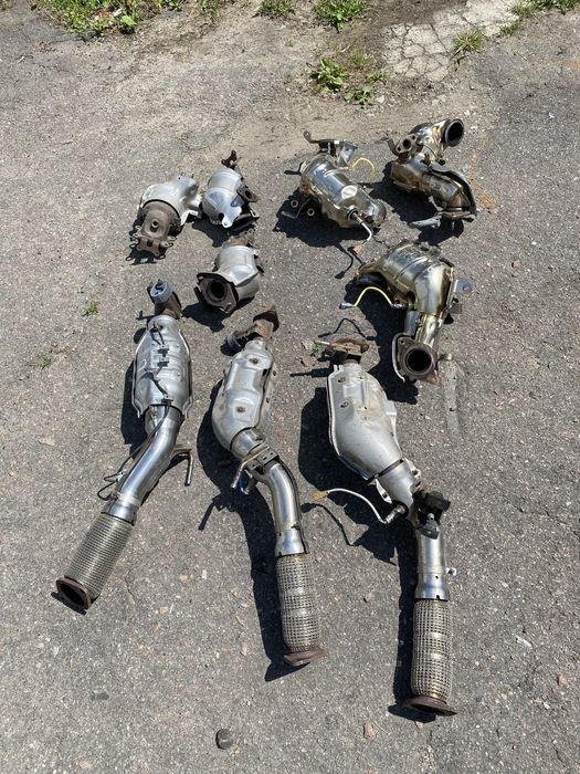 Коллектор выпускной с катализатором Nissan Rogue Т33 2021 2.5 та 1.5т