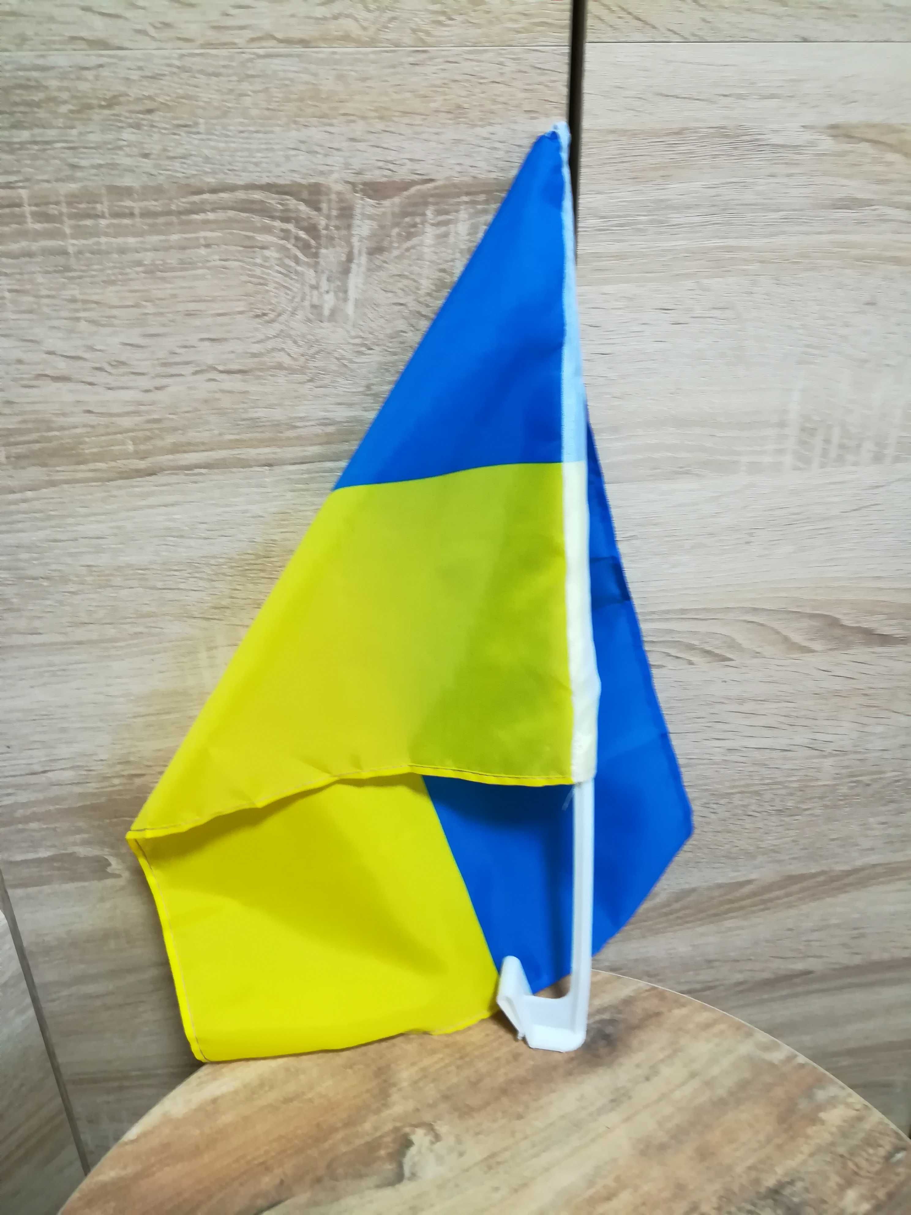 Флаг Украины на стекло автомобиля.