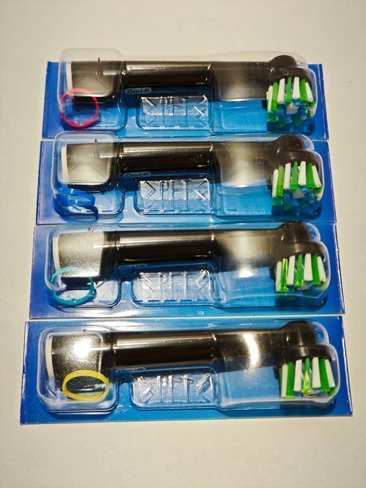 Końcówki Do Szczoteczki Elektrycznej Oral-B Cross Action Czarne 4 Szt