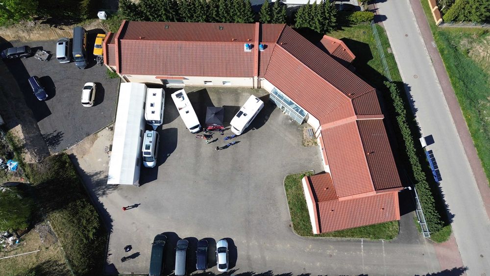 Parking miejsce postojowe Dołuje