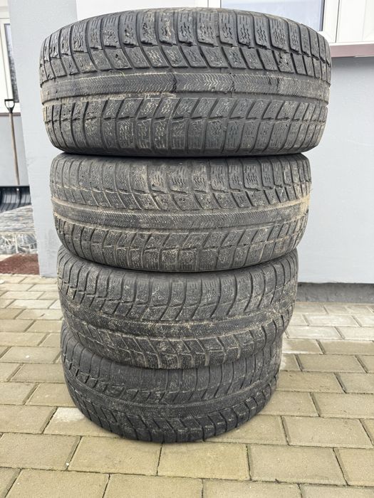Opony Michelin 225/50/R17 zimowe używane.