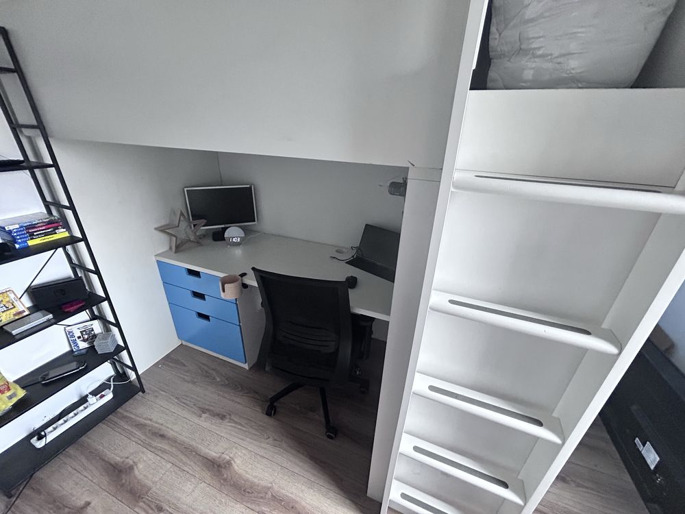 Łóżko z biurkiem i szafą Smastad