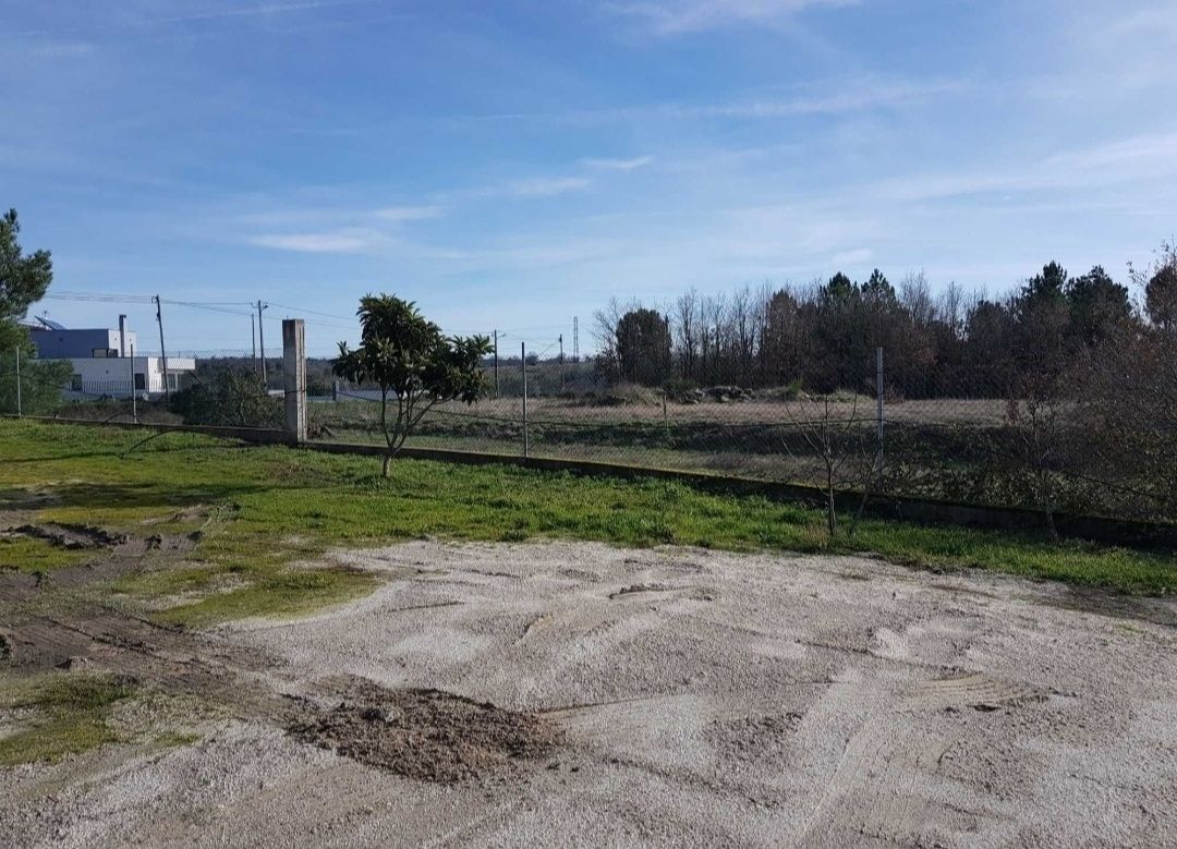 Moradia para reconstruir com terreno na Guarda