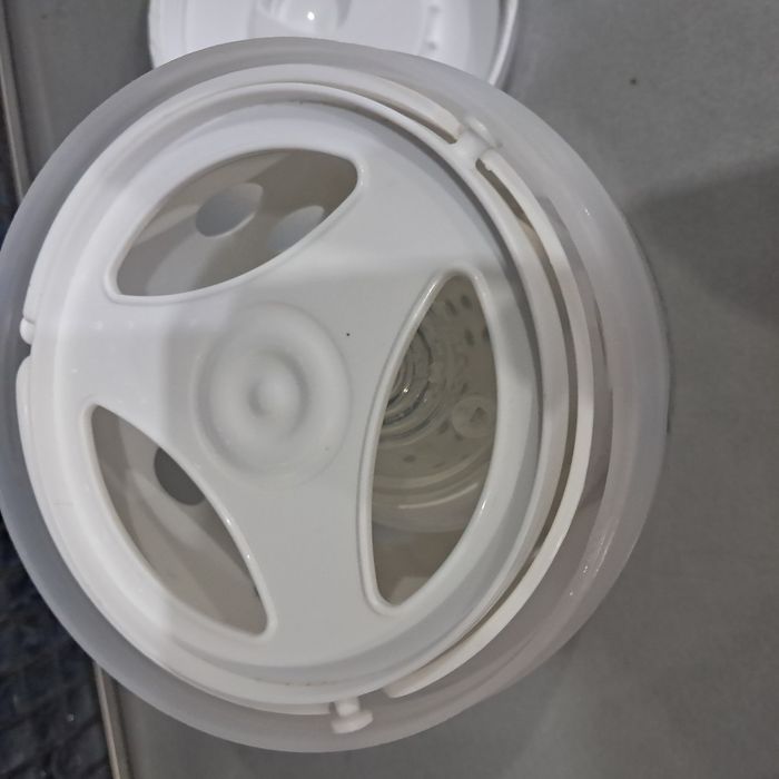 Sterylizator na 1 butelkę marki Tommee  Tippee