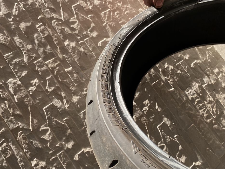 Pneu Mota Bridgestone 180/55 17