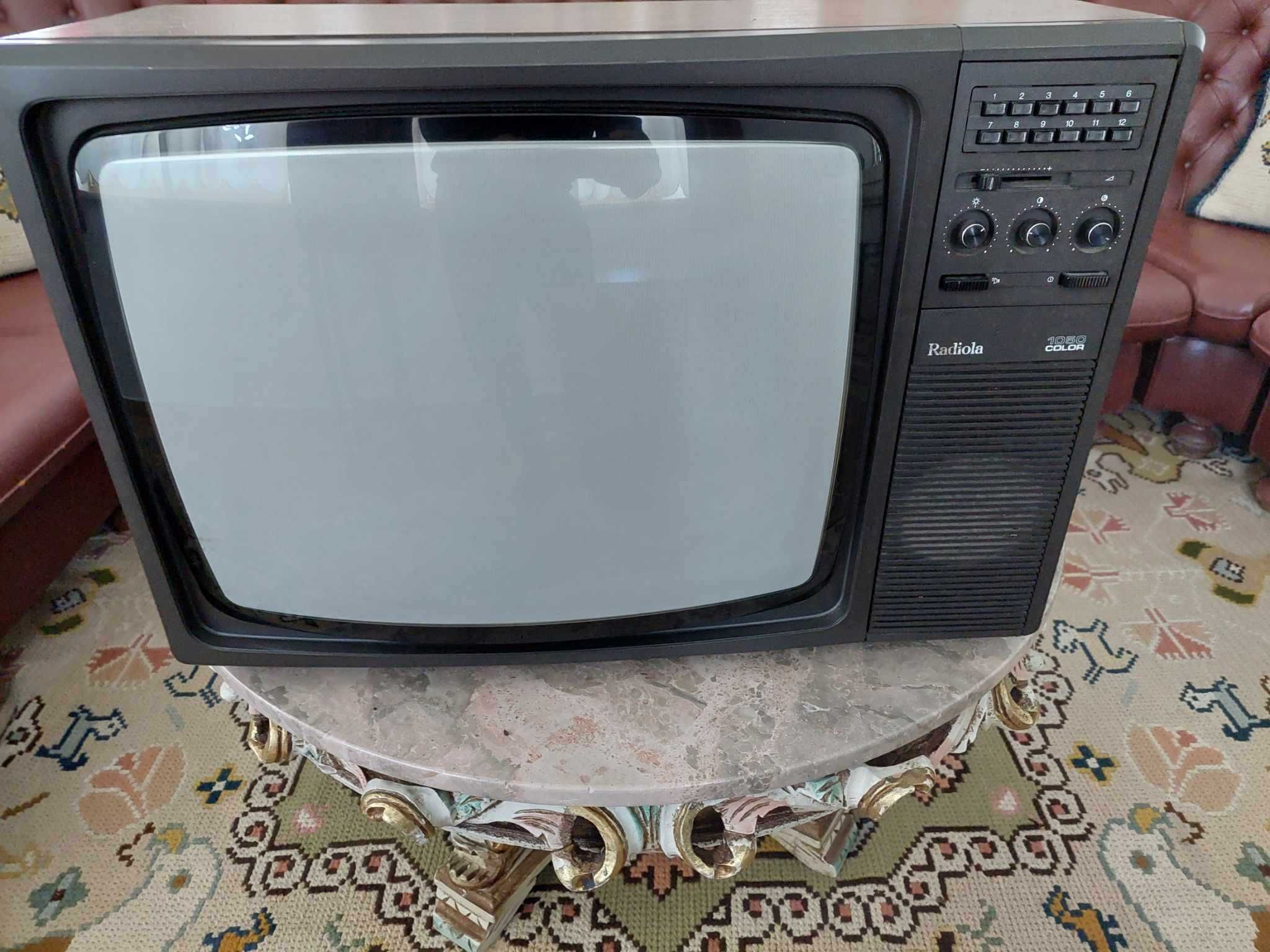 Televisão antiga para colecionadores