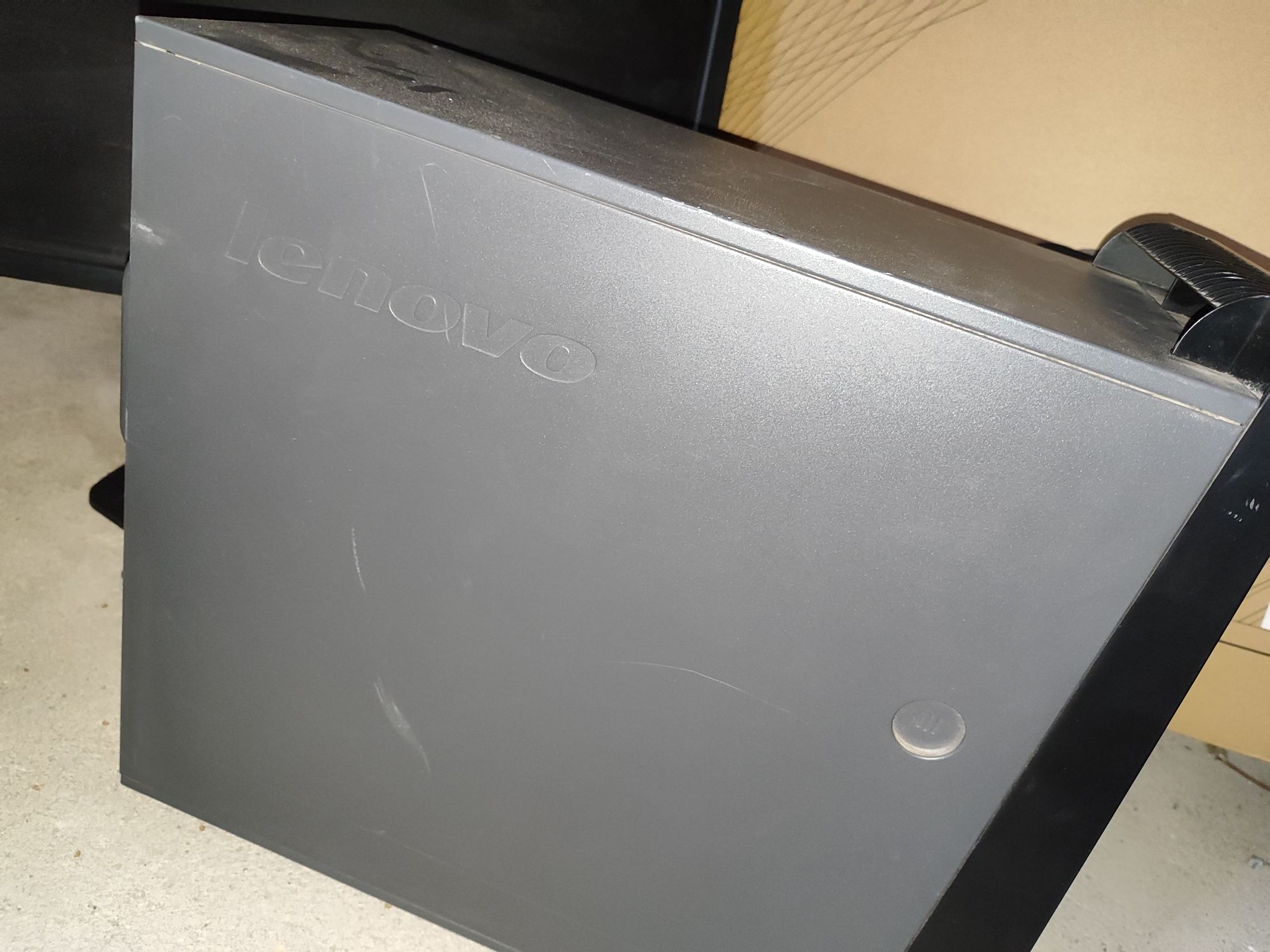 Komputer lenowo thinkcentre i monitor Dell sprawny laptop stacjonarny