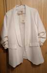 Blazer branco com etiqueta