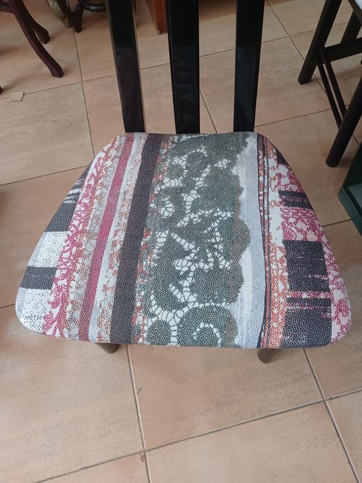 Conjunto lacado  mesa 4 cadeiras