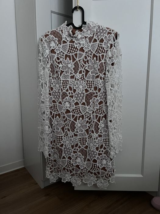 Cristi koronkowa sukienka marki Lou