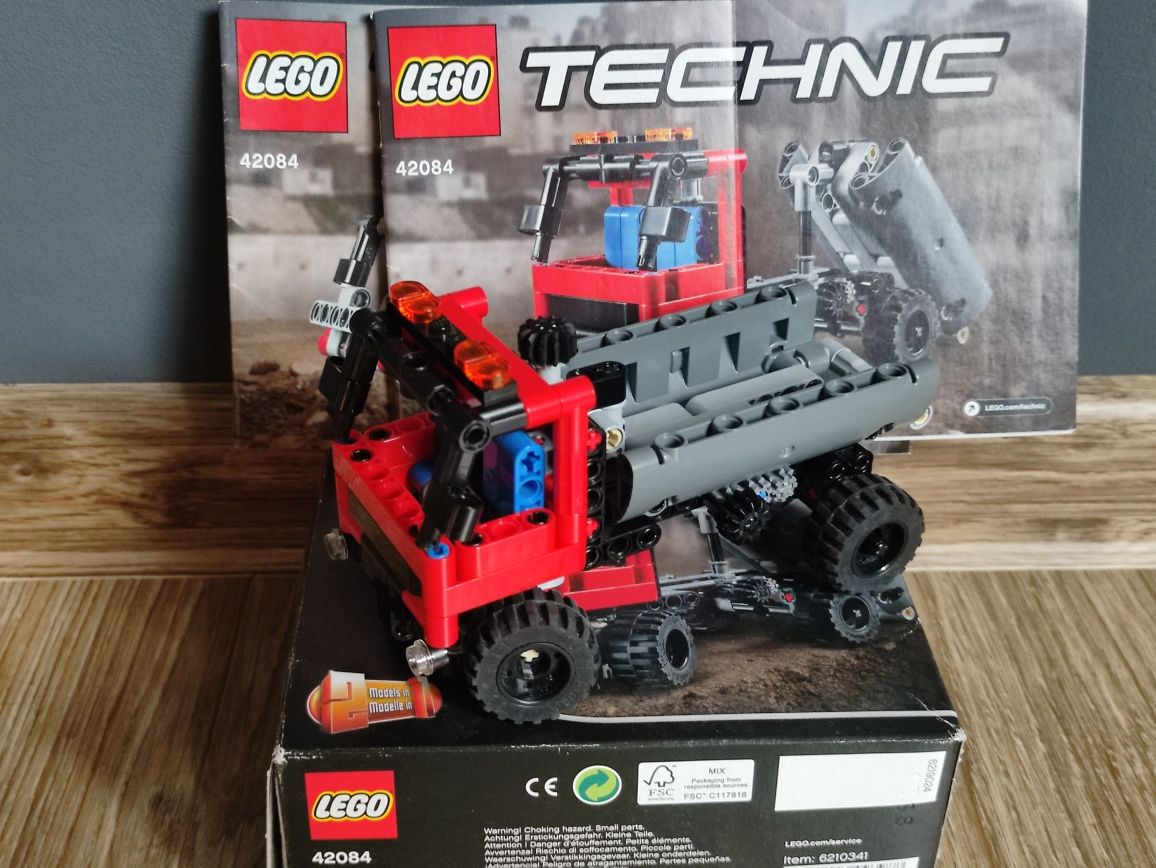 LEGO Technic 42084 - Hakowiec