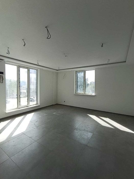 Двокімнатна квартира с.Гатне  з ремонтом в новобудові.