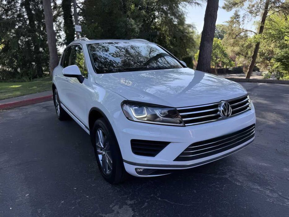 Volkswagen Touareg      2015