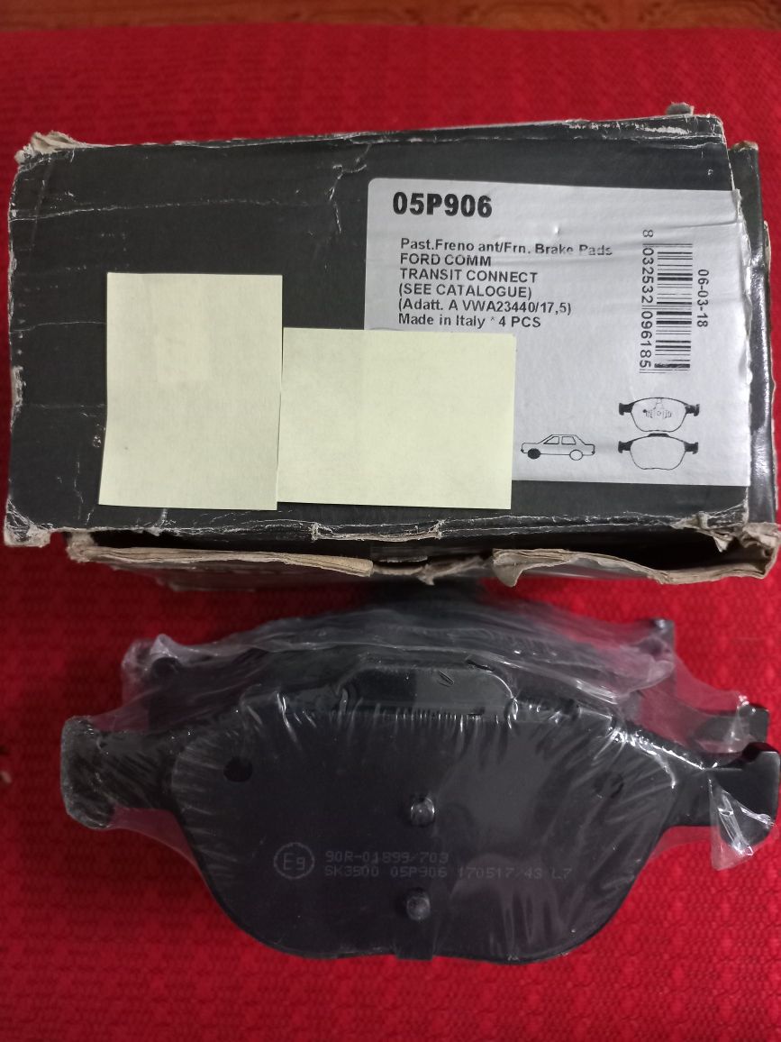 Колодки гальмування Ford Transit (Connect) 05P906
