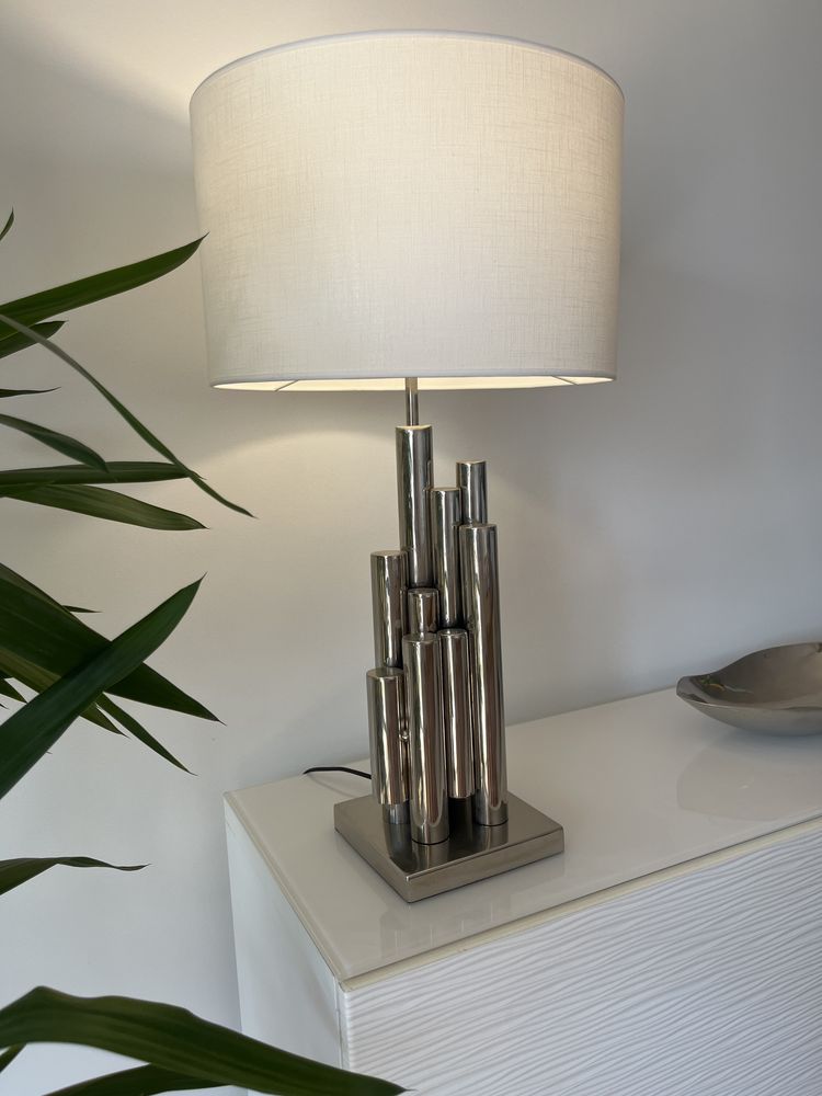 Elegante Candeeiro com abat-jour