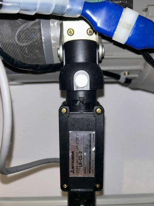 Máquina de costura indústrial Mitsubishi