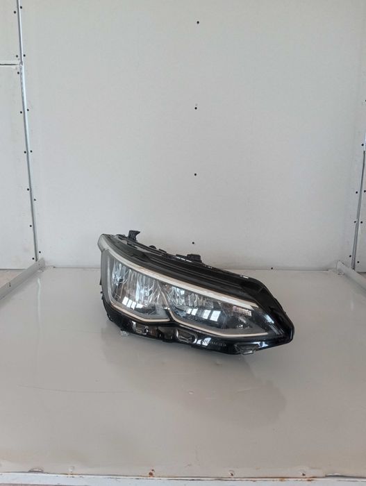 Lampa Reflektor Przednia Prawa VW Golf 8 Full LED J2582-06