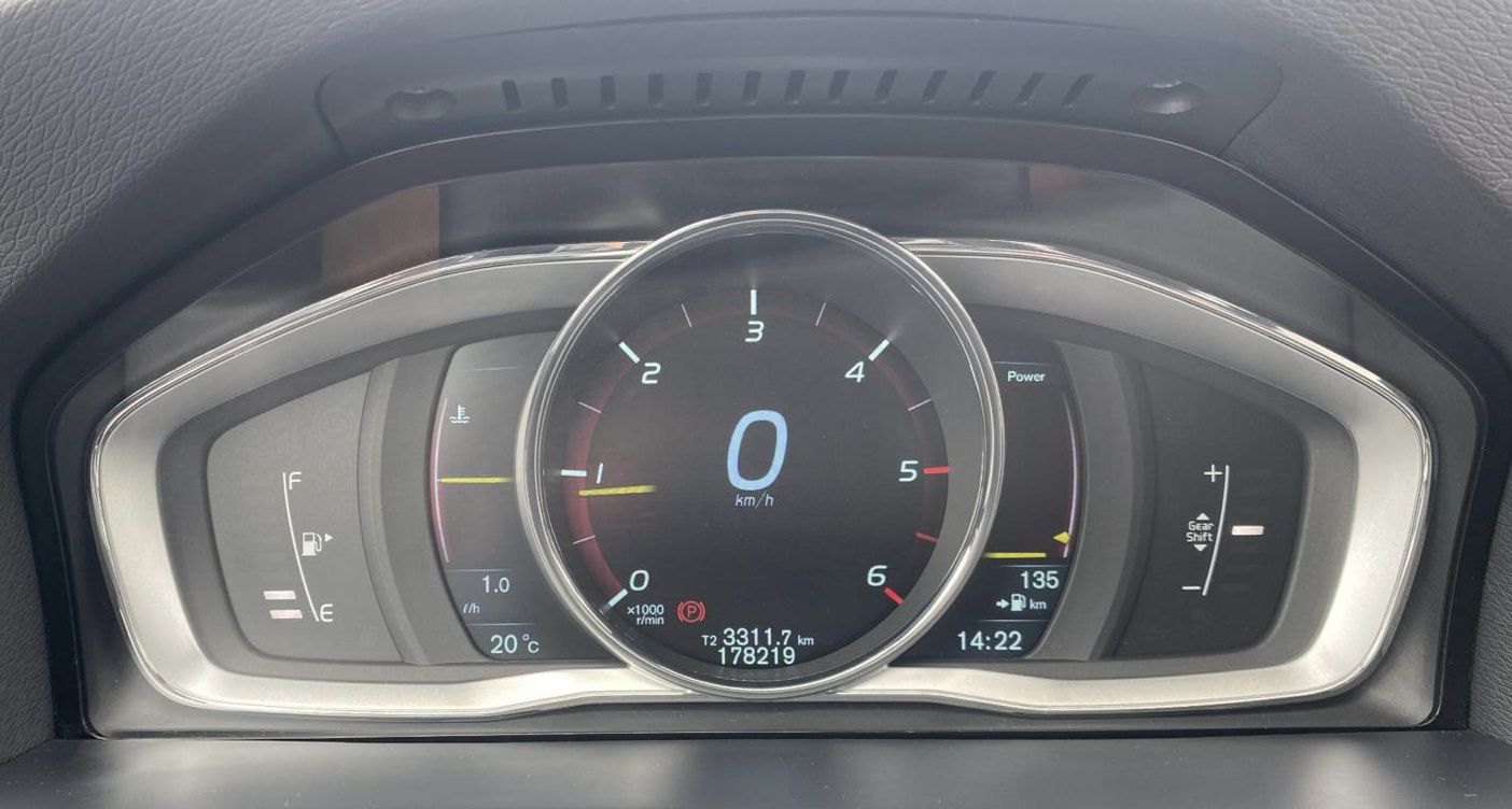 Volvo v60 R design D2 1600cc 115cv 2014