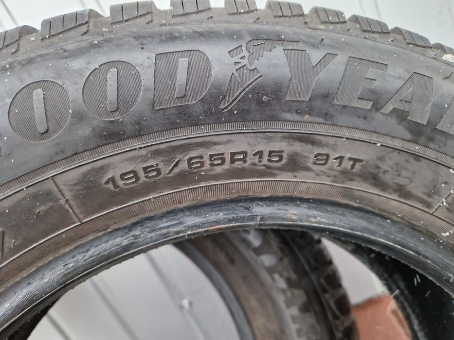 Opony zimowe Goodyear Ultra Grip 9+ 196/65 R15 91T
O
Czytaj więcej: ht