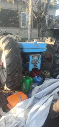 Продам трактор ЮМЗ 6 з двома моторами,всі деталі за телефоном