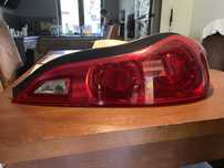 Lampa do Infiniti g37 kabriolet. Prawy tył. Wersja USA