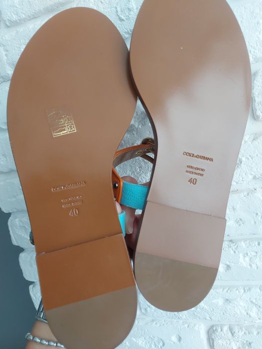 Сандалі DOLCE &GABBANA  40 р(25см),босоніжки 
Нові
Повністю шкіряні .(