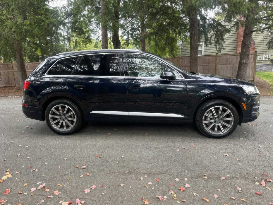 Audi Q7 quattro Premium Plus      2017