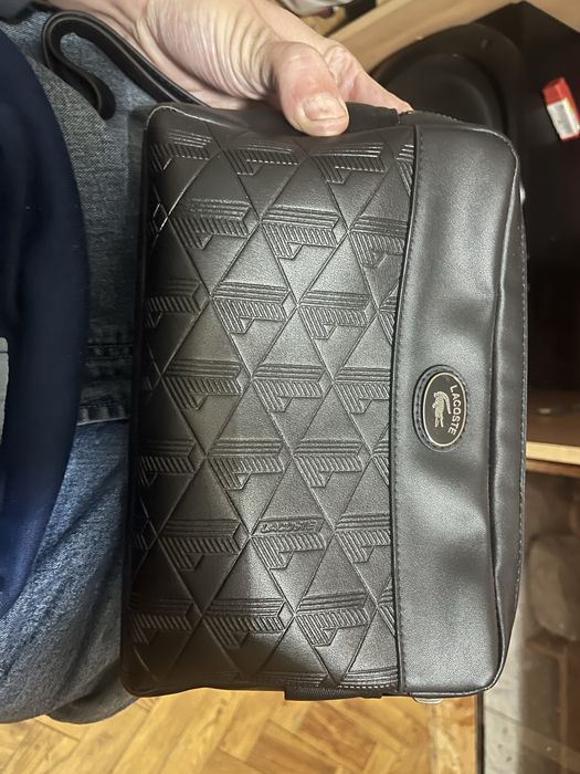 Bolsa da lacoste original , ver fotos todas ate ao fim